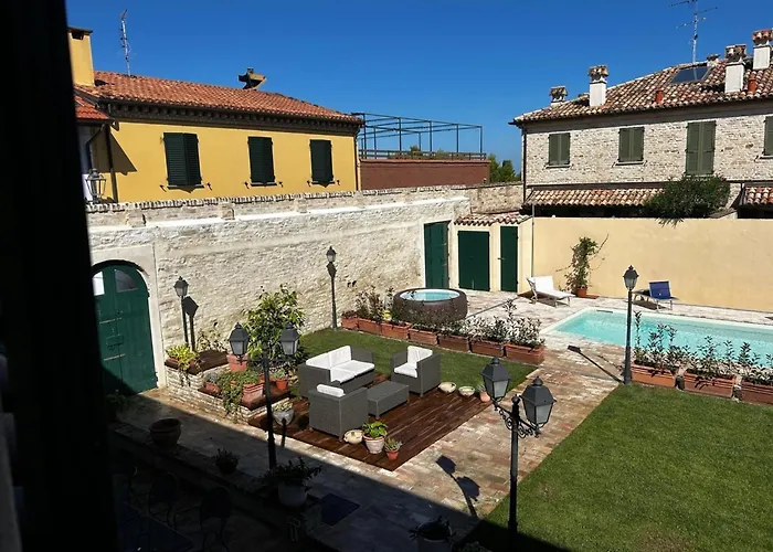 Lägenhet In A Village With Swimming Pool Pesaro