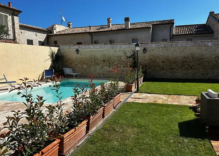 In A Village With Swimming Pool Lägenhet Pesaro