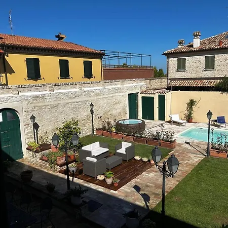 Apartamento In A Village With Swimming Pool Pésaro