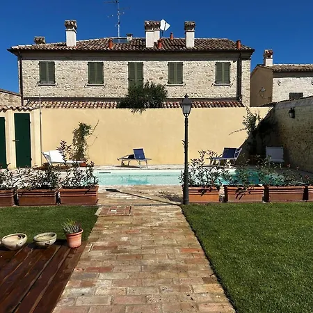 In A Village With Swimming Pool Apartamento